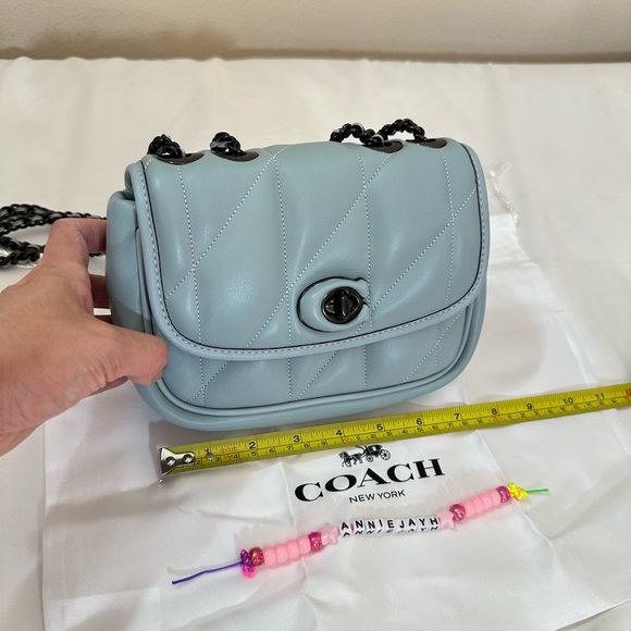 Coach Quilted Pillow Madison 18 Bag - Aqua (baby blue) with Quilting NWOT - Picture 4 of 12